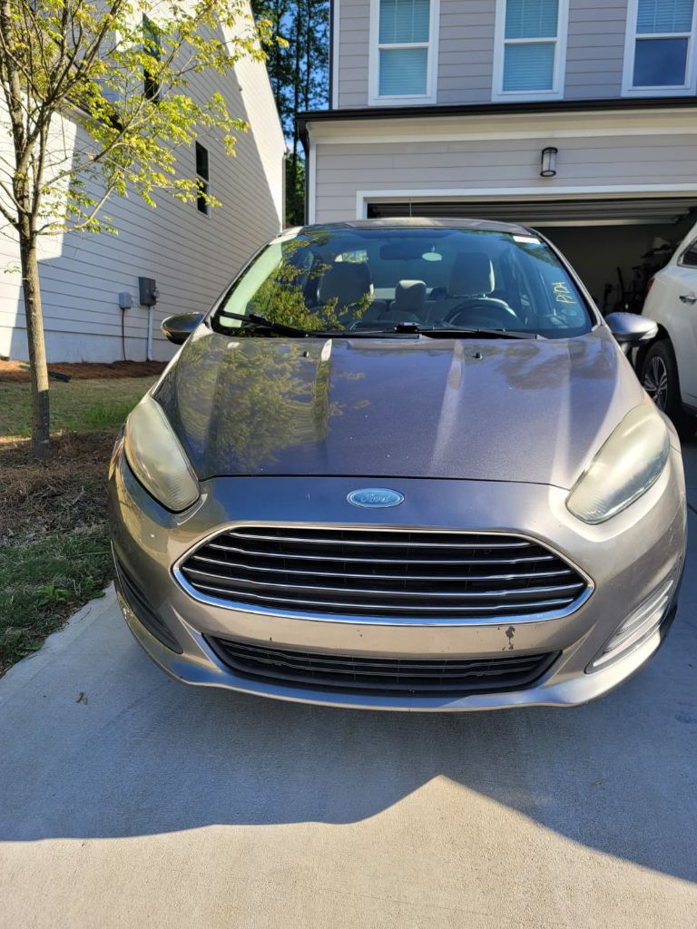 2014 Ford Fiesta SE Sedan's photo