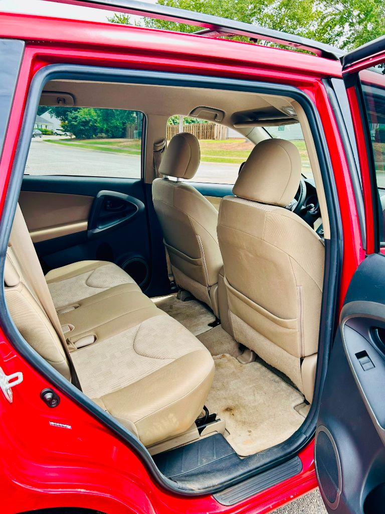 2010 Toyota RAV4 Base - Photo 6