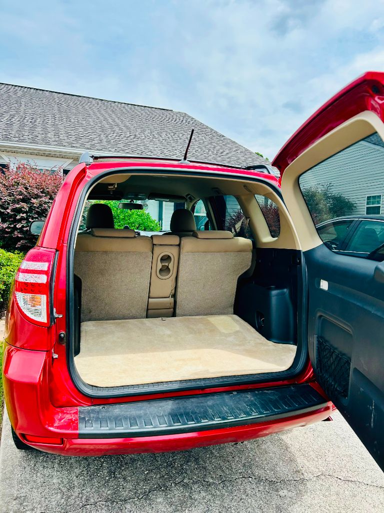 2010 Toyota RAV4 Base - Photo 8