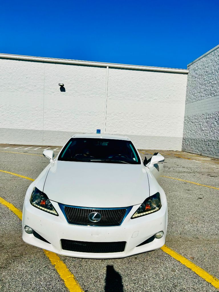 2011 Lexus IS 350 - Photo 11